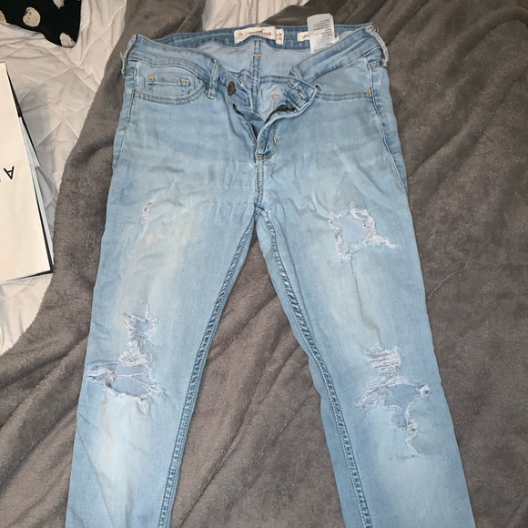 Hollister Jeans - Picture 6 of 7